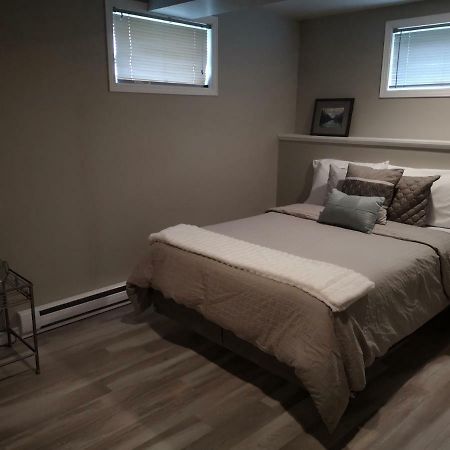 Fully Furnished On Broadway In Moncton Appartamento Esterno foto